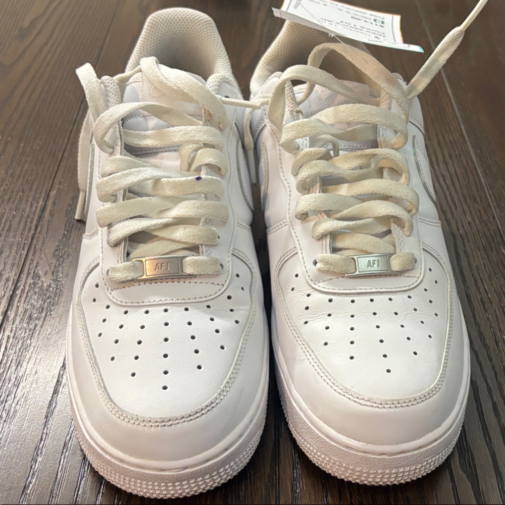 White Nike Air Force